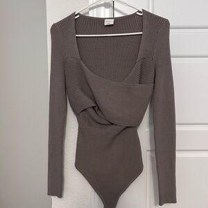 Abercrombie Elegant Gray Ribbed Long Sleeve Bodysuit